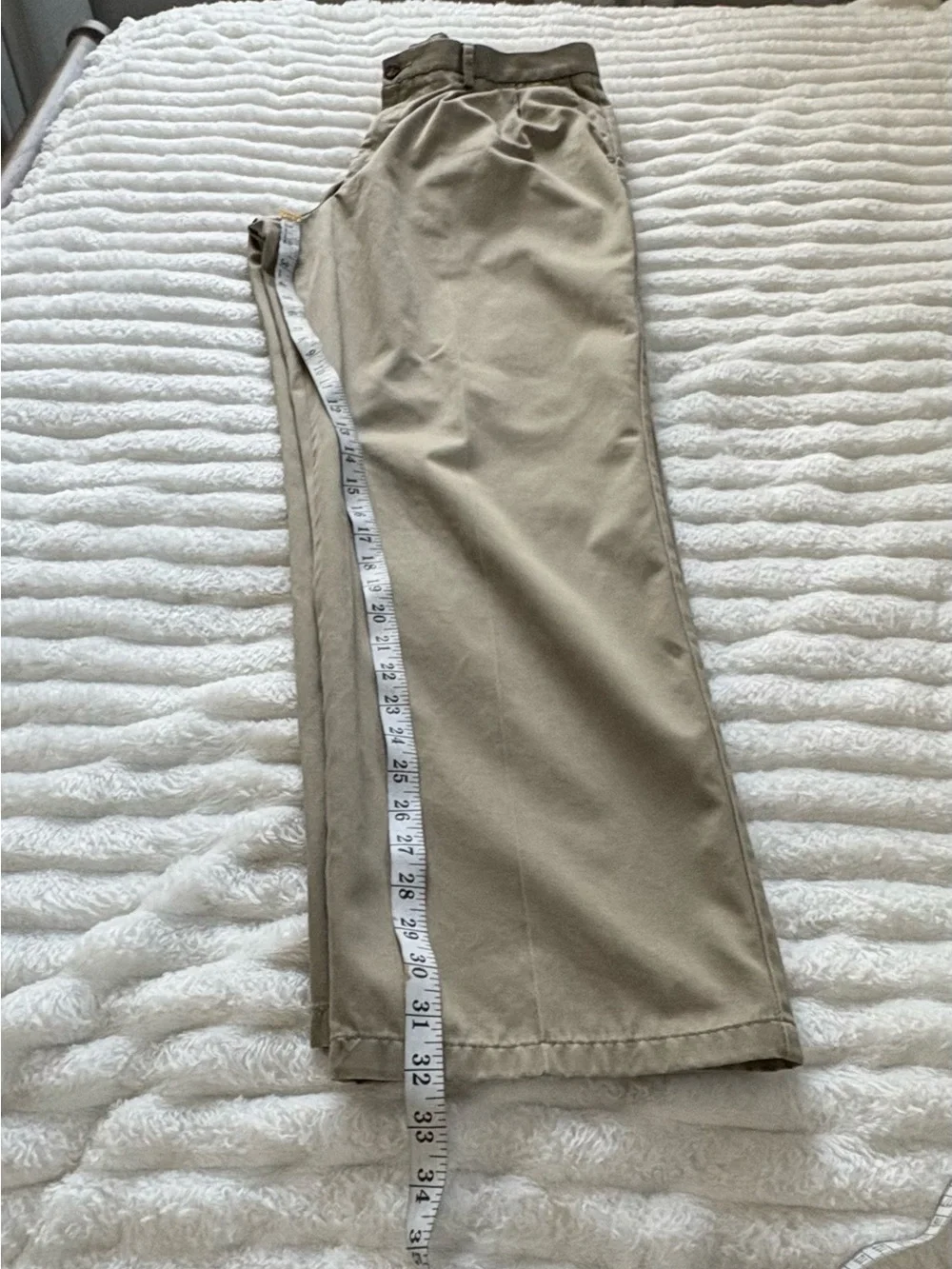 Dockers Signature Khaki Men’s 36x32 D3 Classic Fit Pleated Chino Pants Tan